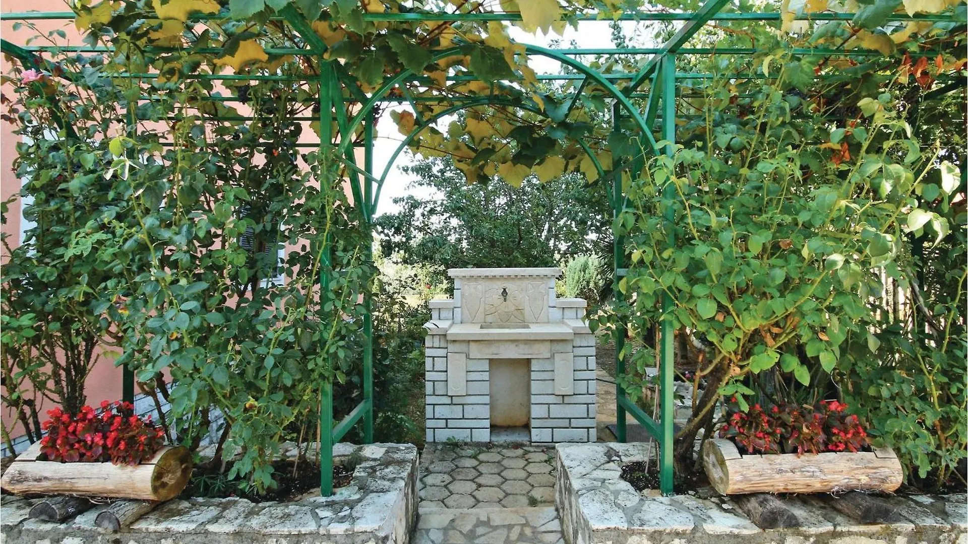 2 Bedroom Amazing Apartment In Zbandaj